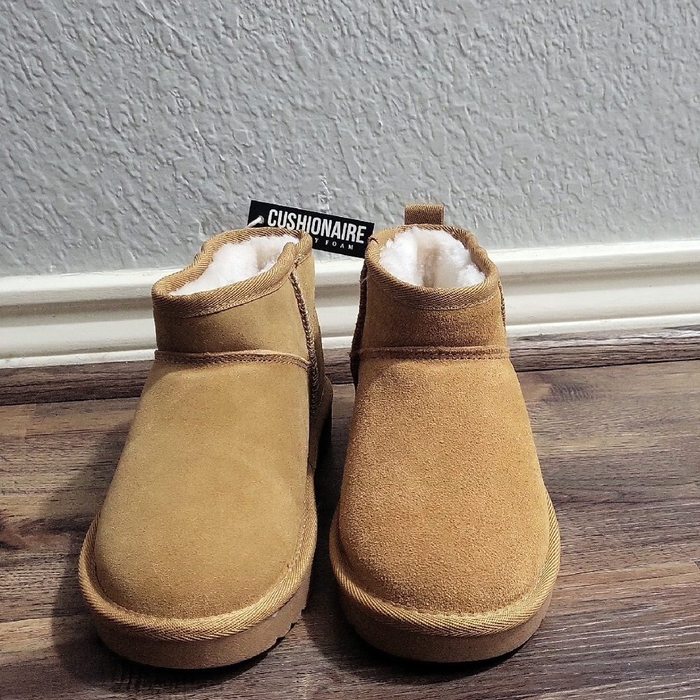 CUSHIONAIRE Women's Tan Ankle Booties